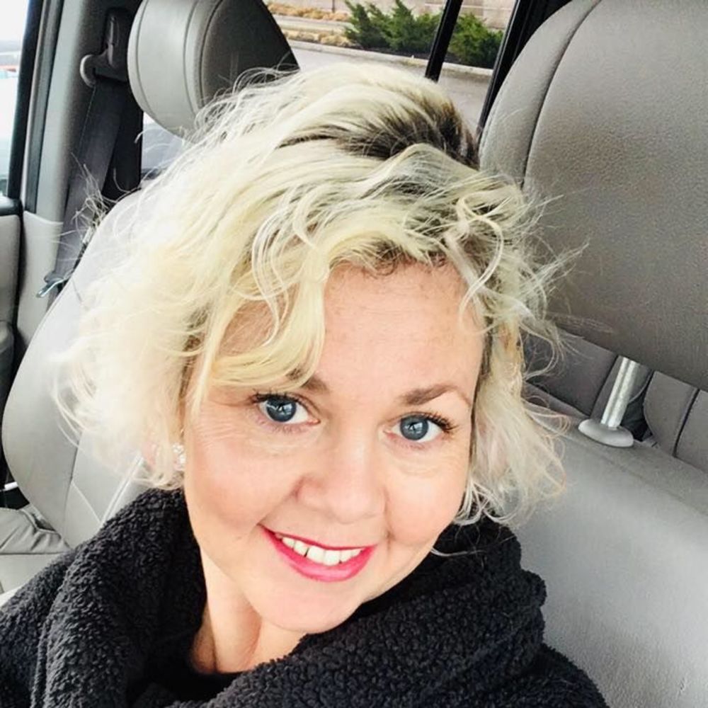 Meet your Posher, Debbie